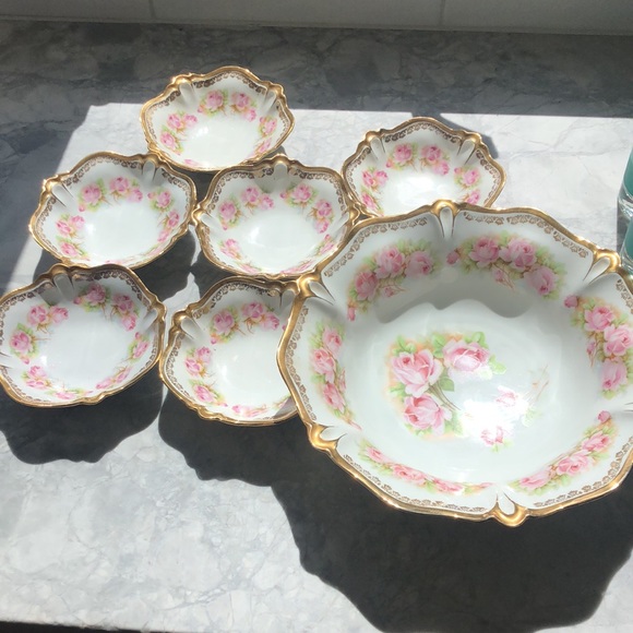 Berry Bowl & serving dishes - Picture 2 of 7